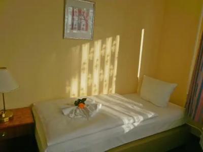 Amadeus Central - 81