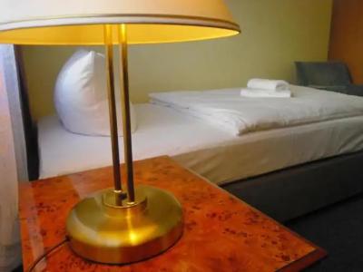 Amadeus Central - 40