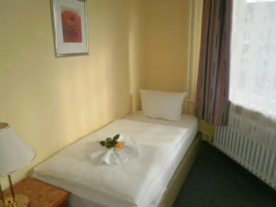 Amadeus Central - 84