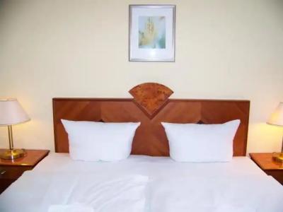 Amadeus Central - 47