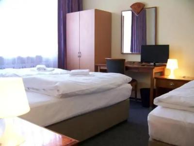 Amadeus Central - 30