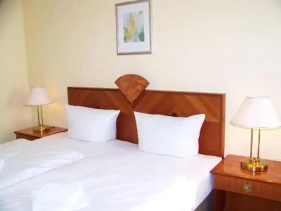 Amadeus Central - 44