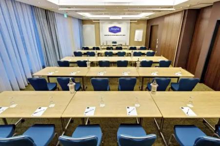 Hampton by Hilton Berlin City West - 14