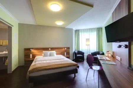 Best Western Ambassador - 72