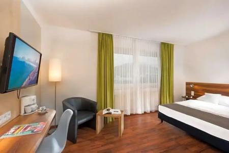 Best Western Ambassador - 73