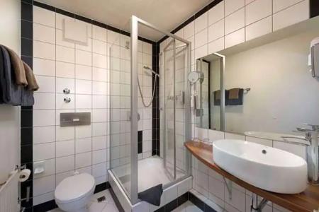 Best Western Ambassador - 68