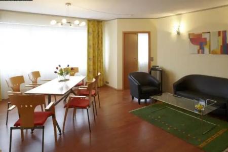 Best Western Ambassador - 81