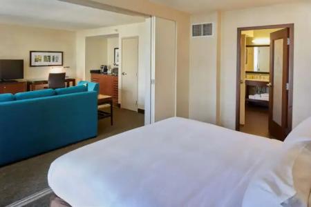 DoubleTree by Hilton Alana - Waikiki Beach - 4