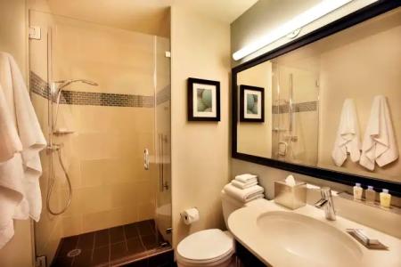 DoubleTree by Hilton Alana - Waikiki Beach - 41