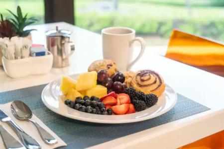 DoubleTree by Hilton Alana - Waikiki Beach - 14