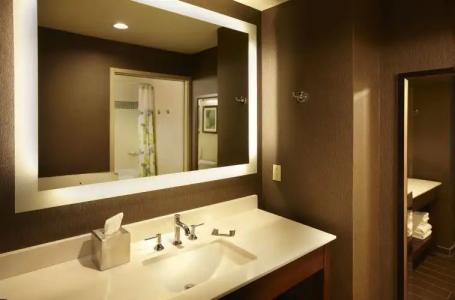 DoubleTree by Hilton Alana - Waikiki Beach - 63