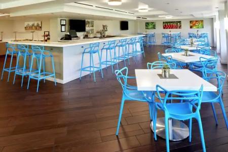DoubleTree by Hilton Alana - Waikiki Beach - 36