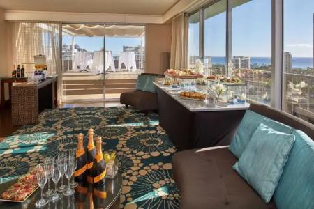 DoubleTree by Hilton Alana - Waikiki Beach - 58