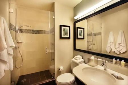 DoubleTree by Hilton Alana - Waikiki Beach - 48