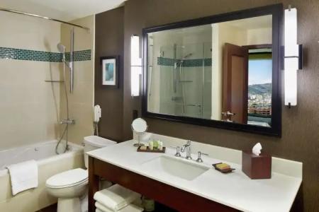 DoubleTree by Hilton Alana - Waikiki Beach - 8