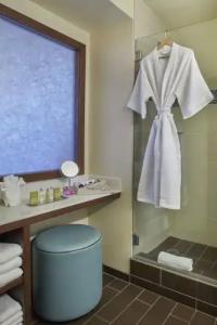 DoubleTree by Hilton Alana - Waikiki Beach - 53