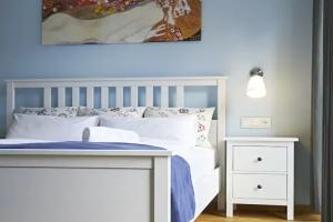 NonStop Hotel - Übernacht - HostelHotelHome -, Augsburg