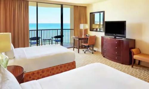 Hilton Hawaiian Village Waikiki Beach Resort - 58