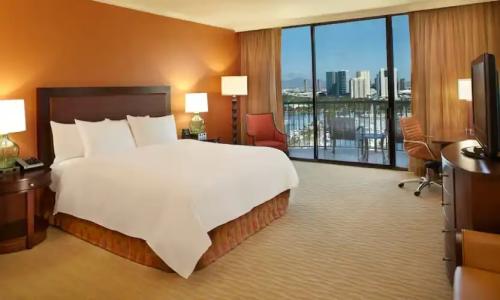 Hilton Hawaiian Village Waikiki Beach Resort - 35