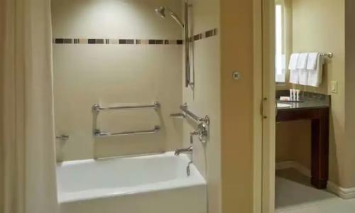 Hilton Hawaiian Village Waikiki Beach Resort - 48