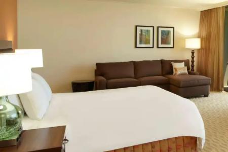 Hilton Hawaiian Village Waikiki Beach Resort - 4