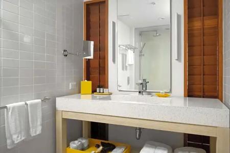 Hilton Vacation Club The Modern Honolulu - 54