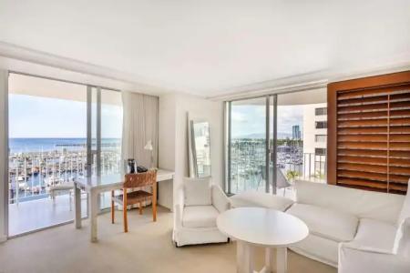 Hilton Vacation Club The Modern Honolulu - 78