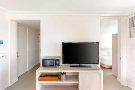 Hilton Vacation Club The Modern Honolulu - 96