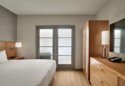 Hyatt Place at Anaheim Resort / Convention Center - 3