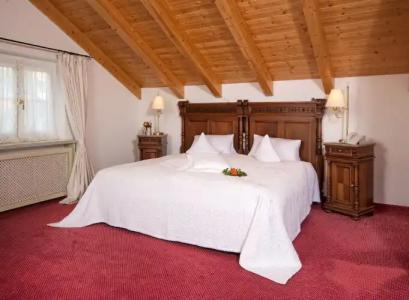 Mittelburg Wellnesshotel - 1