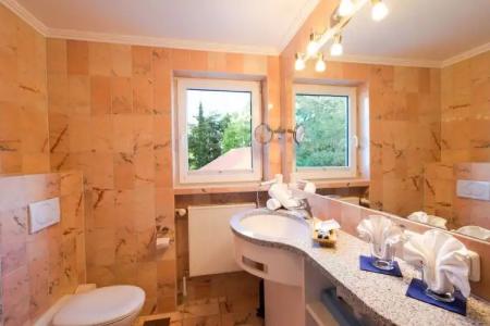 Mittelburg Wellnesshotel - 9