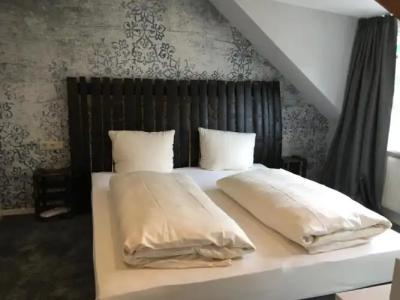 Zeltinger-Hof - Gasthaus des Rieslings - 87