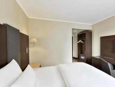 NH Stuttgart Airport - 4