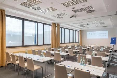 NH Stuttgart Airport - 37