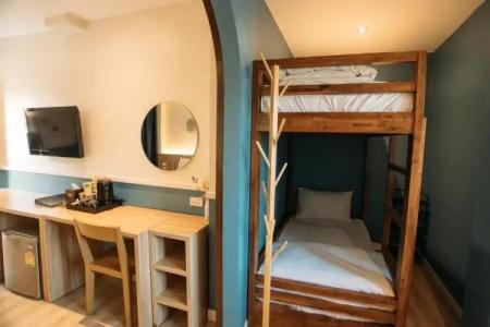 Victoria Nimman - 44