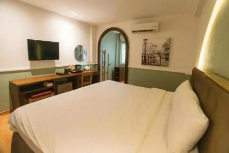 Victoria Nimman - 30