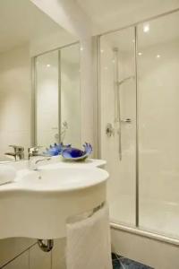 Reck's-Restaurant - 44