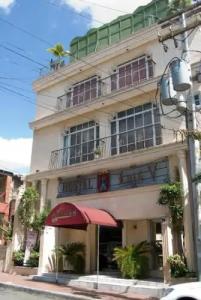Luis V Santo Domingo