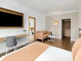 Deluxe Family Suite