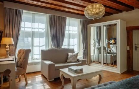 Schlössle - The Leadings of the World - 60