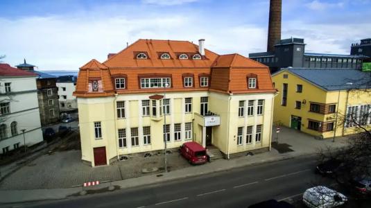 16eur - Fat Margaret's