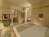Deluxe Cave Quadruple Family room