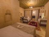 Deluxe Stone Quadruple Family room