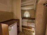 Deluxe Cave Triple room