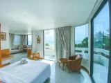 Suite seafront