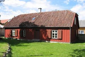 Punane Taanlane, Kuressaare