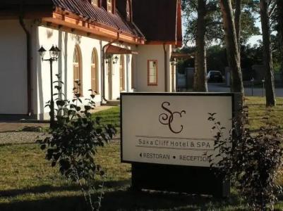 Saka Manor