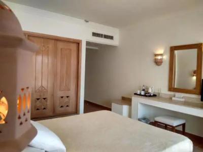 Camel Dive Club & - Boutique - 21