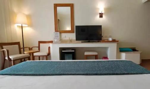 Camel Dive Club & - Boutique - 2