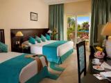 Triple room with pool view